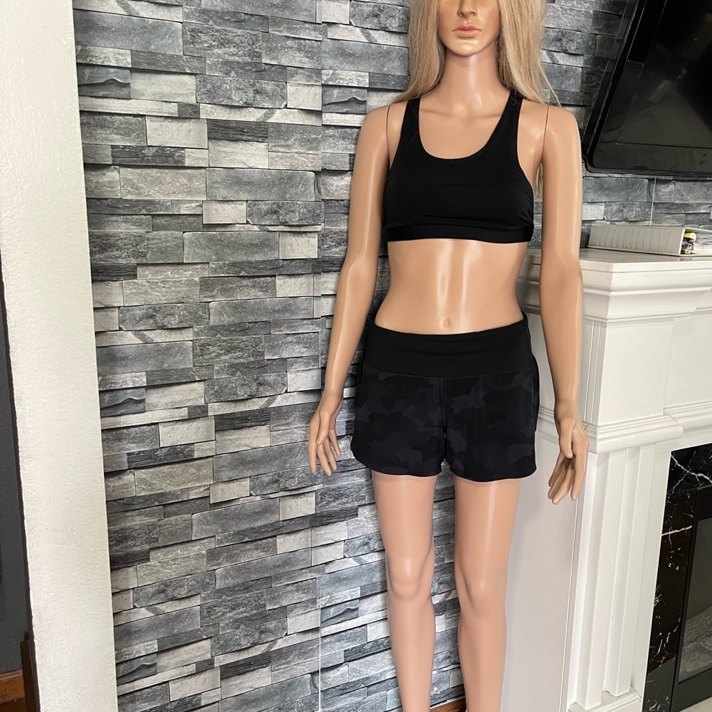 Lululemon" Hooty Hot Low Rise Short-Black - Picture 2 of 16
